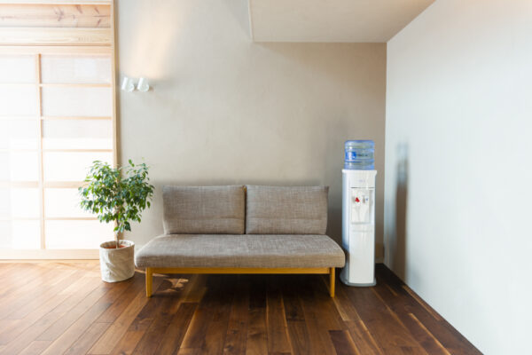 ウォーターサーバーの設置はスタッフにお任せを