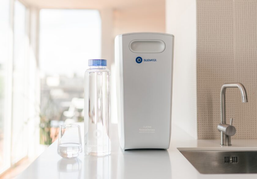 浄水型ウォーターサーバーのメリットデメリットは？費用や宅配型との違いなどから徹底解説！