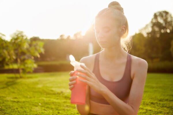 水を２L飲むことで期待できる効果とは