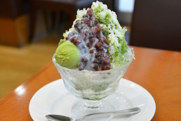 ウォーターサーバーの水で作った氷の活用法はかき氷を作る